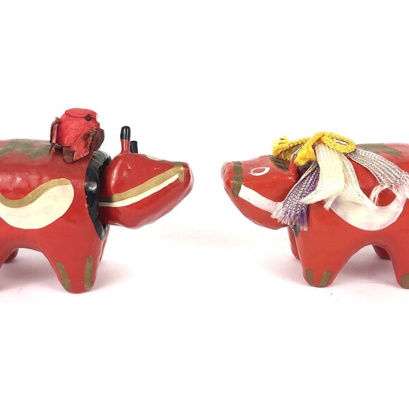 Japanese Red Cow Pair Vintage AKABEKO papier-mâché Lucky Charm Hand Made Folk - Picture 1 of 9